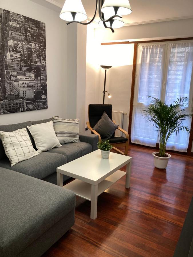 Angeles Sorazu - Ongi Etorri Apartment Zumaia Ngoại thất bức ảnh